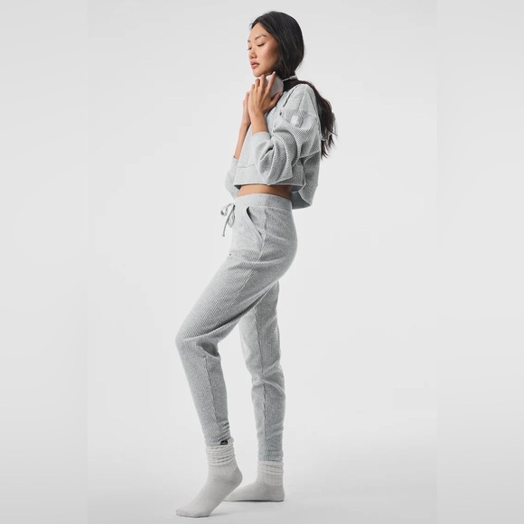 ALO Yoga Muse Sweatpant- Athletic Heather Grey/ Size Medium - Picture 3 of 11
